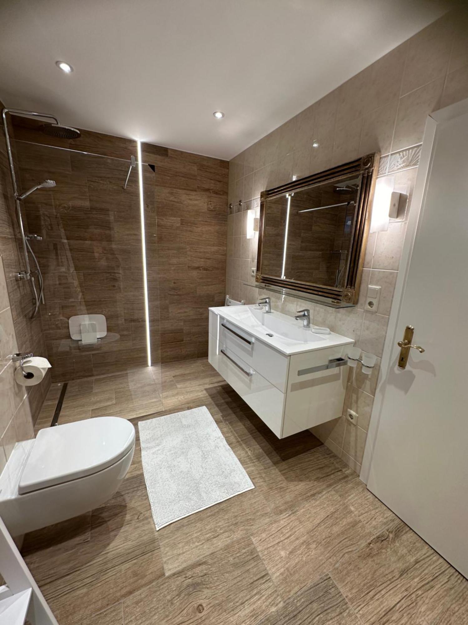 Landhaus Solaris ลอยทัช ภายนอก รูปภาพ